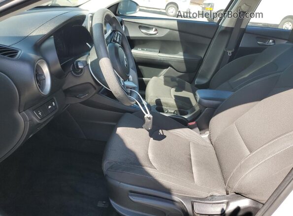 3KPF24AD9LE237725 2020 KIA FORTE White Front interior view