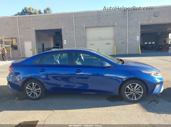 3KPF24AD9NE464903 2022 KIA FORTE Dark Blue Вид задней части салона