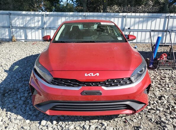 3KPF24AD9NE496637 2022 KIA FORTE Red Widok z przodu