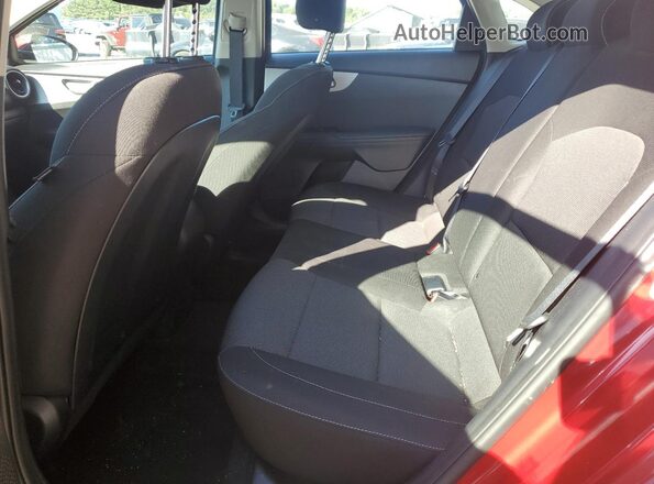 3KPF24AD9NE496637 2022 KIA FORTE Red Widok tylnych siedzeń