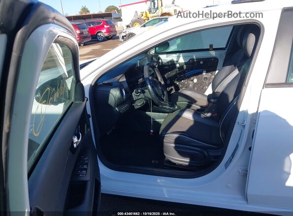 3KPF34AD8LE150086 2020 KIA FORTE White Front interior view