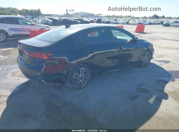 3KPF54AD0NE491964 2022 KIA FORTE Black Tył prawy