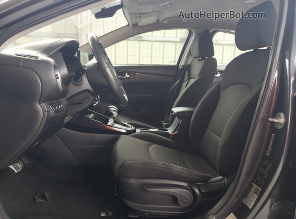 3KPF54AD1LE143796 2020 KIA FORTE Gray Front interior view