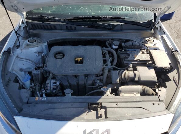3KPF54AD4NE430441 2022 KIA FORTE Белый Вид задней части салона
