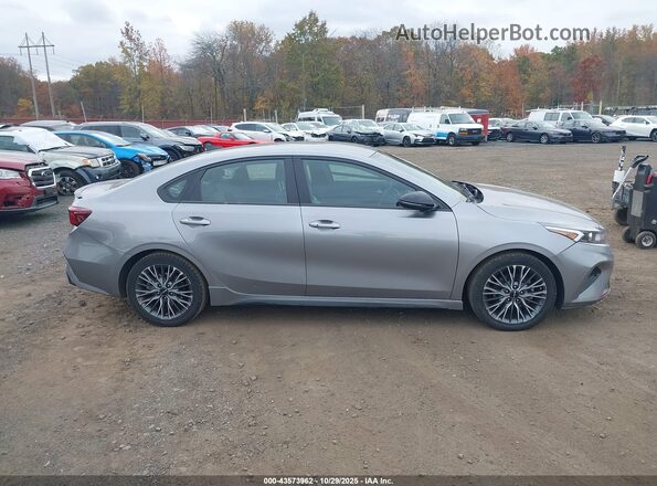 3KPF54AD5PE542331 2023 KIA FORTE Серый Вид задней части салона