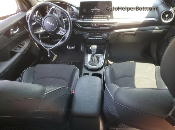 3KPF54AD7NE504869 2022 KIA FORTE Black Vista del salpicadero