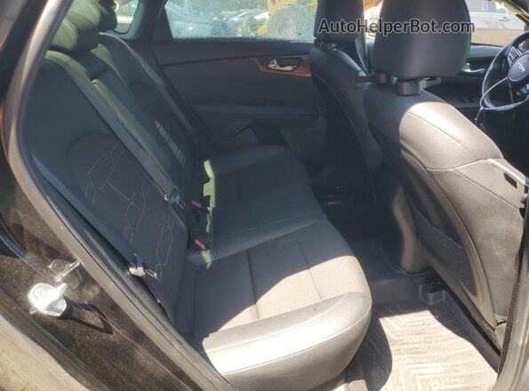 3KPF54AD7NE504869 2022 KIA FORTE Black Vista de los asientos traseros