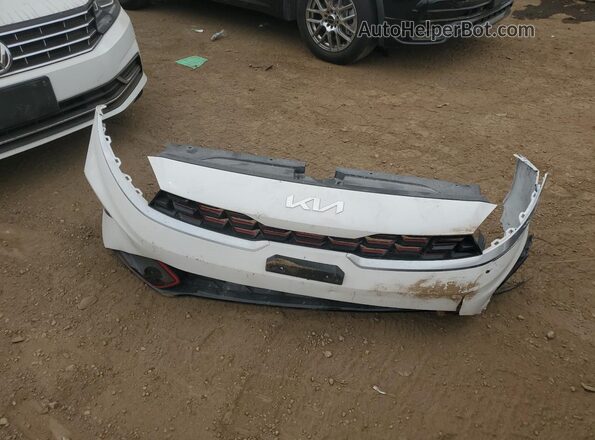 3KPF54AD9RE730787 2024 KIA FORTE White Vista del compartimento del motor