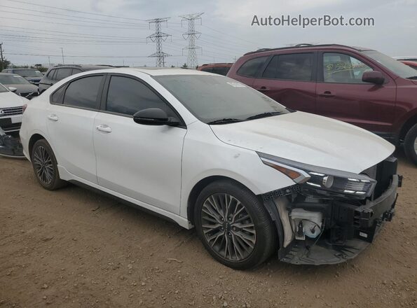 3KPF54AD9RE730787 2024 KIA FORTE White Delantero derecho