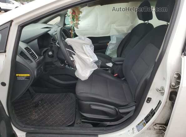 3KPFL4A78JE167039 2018 KIA FORTE White 