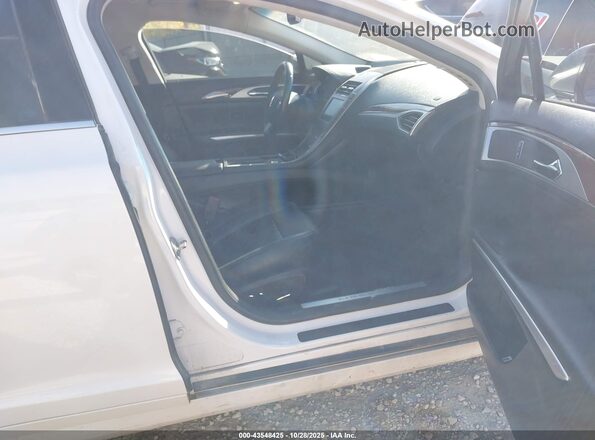 3LN6L2LU0GR629386 2016 LINCOLN MKZ HYBRID White Front interior view