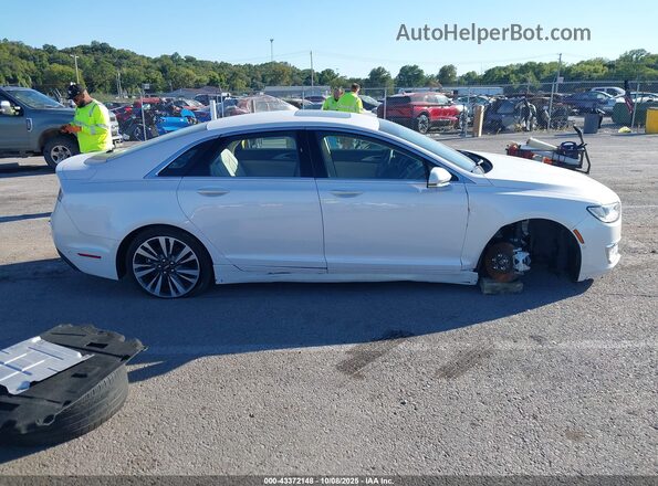 3LN6L5E92LR615641 2020 LINCOLN MKZ White 360 interior view