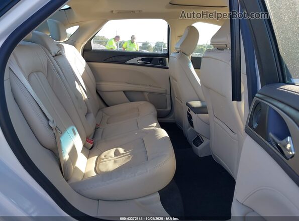 3LN6L5E92LR615641 2020 LINCOLN MKZ White VIN sticker view