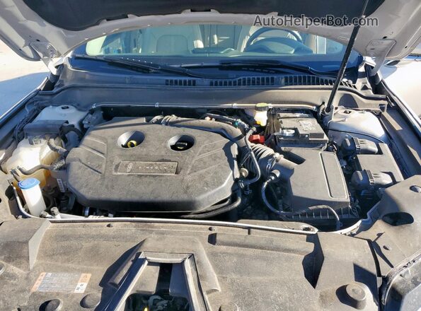 3LN6L5E93LR620251 2020 LINCOLN MKZ White Rear interior view
