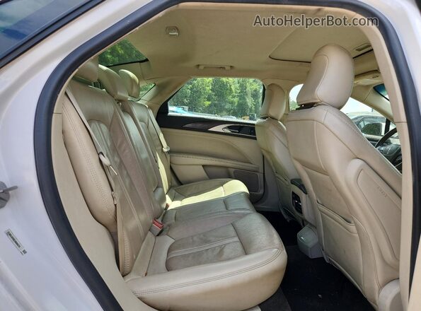 3LN6L5E95LR606478 2020 LINCOLN MKZ White Vista de los asientos traseros