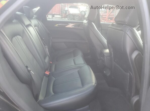 3LN6L5FC2LR602754 2020 LINCOLN MKZ Black Rear seats view