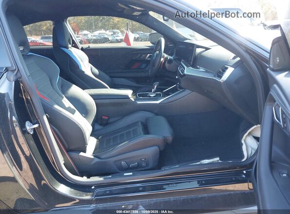 3MF13DM05R8E80811 2024 BMW M2 Black Սալոնի դիմացի տեսք