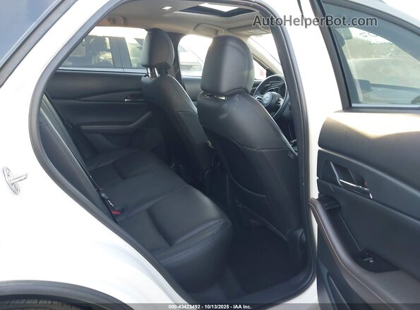 3MVDMADL1MM272266 2021 MAZDA CX-30 White 