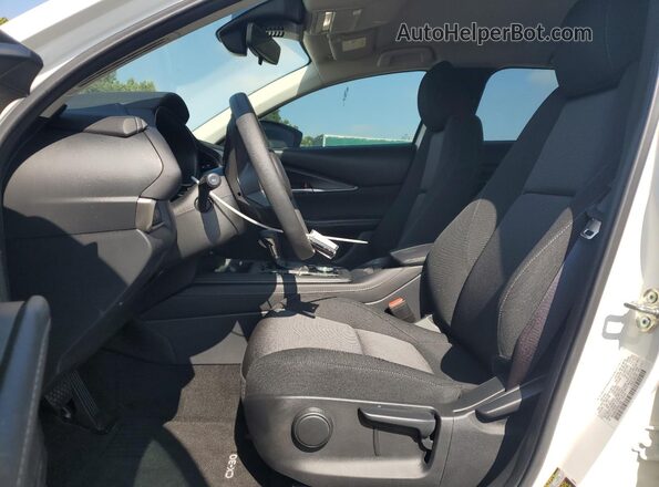 3MVDMBAM0SM841902 2025 MAZDA CX-30 White Vista interior delantera