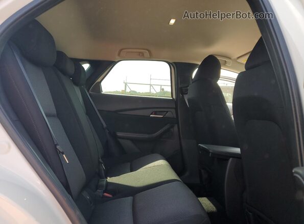 3MVDMBAM0SM841902 2025 MAZDA CX-30 White Vista interior trasera