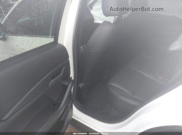 3MVDMBBM2PM510082 2023 MAZDA CX-30 White VIN կոդի պիտակի տեսք