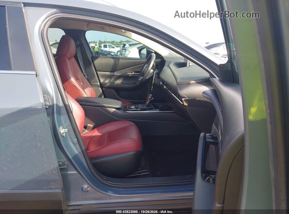 3MVDMBCL8NM424102 2022 MAZDA CX-30 Gray წინა სალონის ხედი