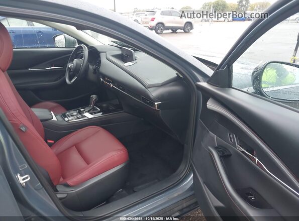 3MVDMBCM3PM568135 2023 MAZDA CX-30 Серый Вид салона спереди