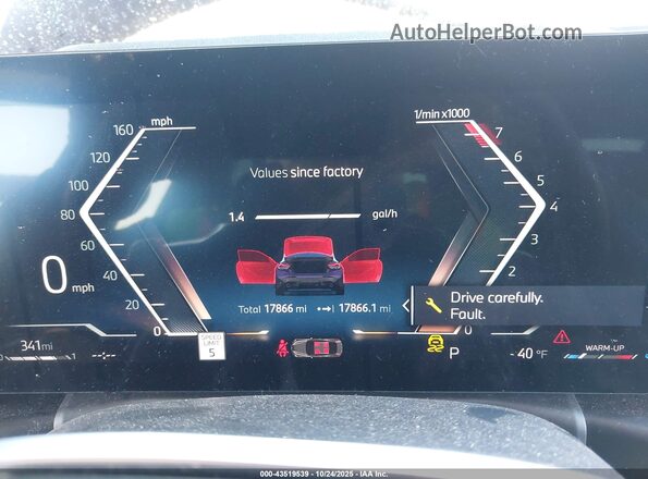 3MW23CM06S8F35352 2025 BMW 2 SERIES Purple Vista de los asientos traseros