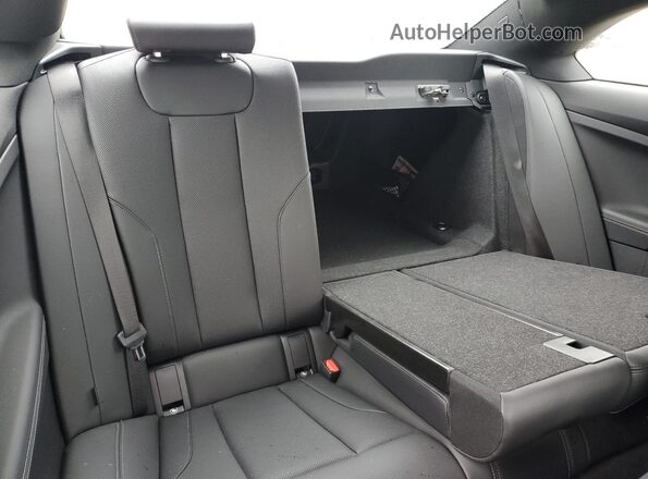 3MW33CM0XP8C80121 2023 BMW 2 SERIES White Widok tylnych siedzeń