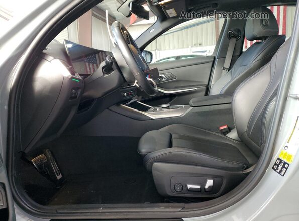 3MW49FF01R8D83416 2024 BMW M3 Gray Widok wnętrza z przodu