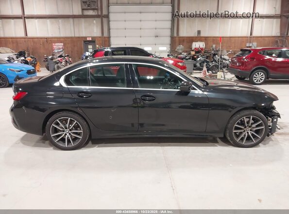 3MW5R7J03L8B09370 2020 BMW 3 SERIES Black Вид задньої частини салону