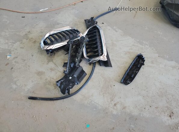 3MW5R7J04L8B40577 2020 BMW 3 SERIES White ძრავის განყოფილების ხედი