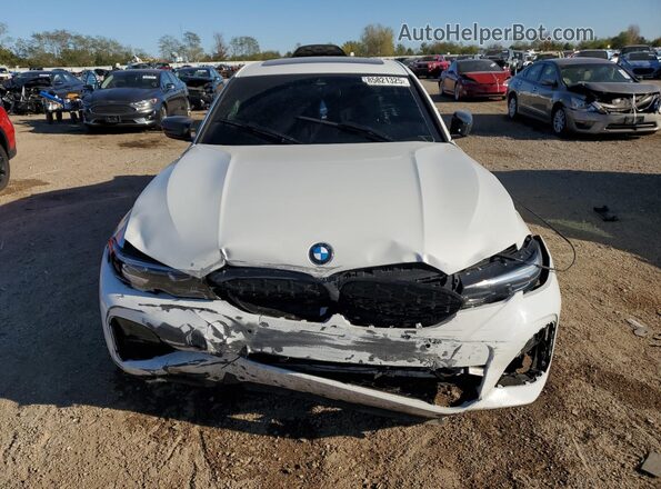 3MW5U9J07N8C29668 2022 BMW M3 White Front view