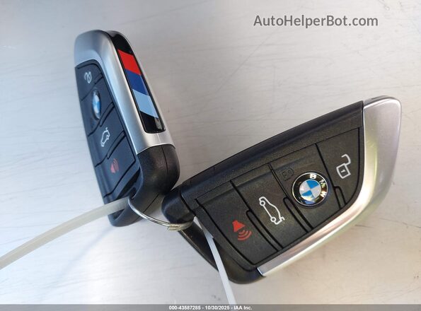 3MW69CW03S8F52011 2025 BMW 3 SERIES Серый Вид панели приборов