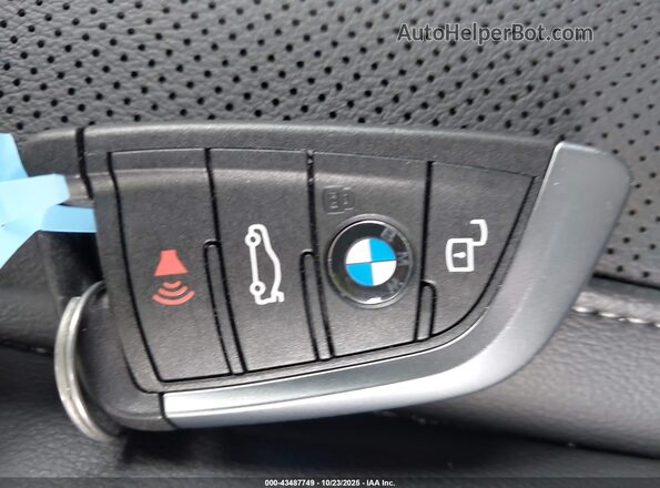 3MW69CW04S8F21186 2025 BMW 3 SERIES White Widok deski rozdzielczej