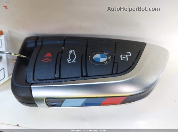 3MW69FT02S8F29518 2025 BMW M3 Silver Widok deski rozdzielczej
