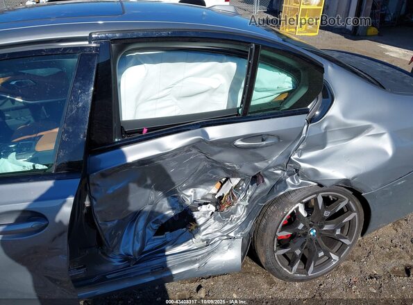 3MW69FT02S8F29518 2025 BMW M3 Silver Widok z przodu