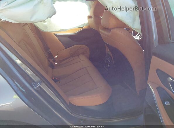 3MW69FT02S8F29518 2025 BMW M3 Silver Widok naklejki z numerem VIN