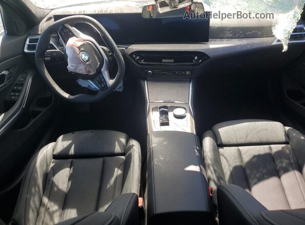 3MW89CW09S8F01671 2025 BMW 3 SERIES Gray Vista del salpicadero