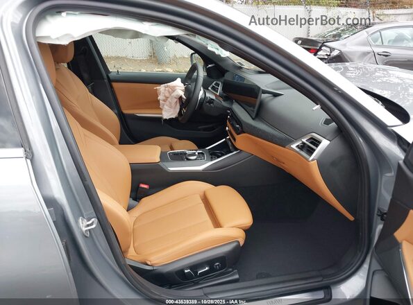 3MW89CW0XS8F15949 2025 BMW 7 SERIES Gray Front interior view