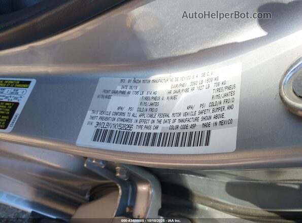 3MYDLBYV1KY528256 2019 TOYOTA YARIS Silver Vista del compartimento del motor