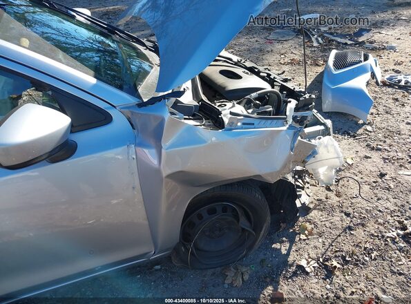 3MYDLBYV1KY528256 2019 TOYOTA YARIS Silver Vista frontal