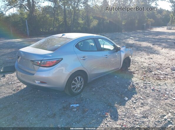 3MYDLBYV1KY528256 2019 TOYOTA YARIS Silver Trasero derecho