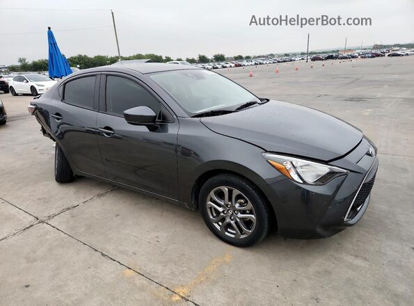 3MYDLBYV1LY709567 2020 TOYOTA YARIS Gray Delantero derecho