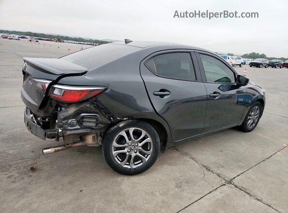 3MYDLBYV1LY709567 2020 TOYOTA YARIS Gray Trasero derecho