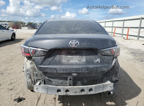 3MYDLBYV2JY320014 2018 TOYOTA YARIS Серый 