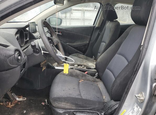 3MYDLBYV3JY315095 2018 TOYOTA YARIS Silver 