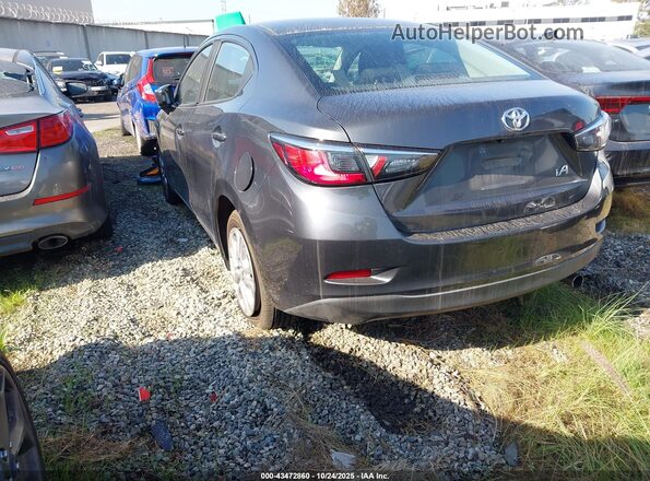 3MYDLBYV3JY317672 2018 TOYOTA YARIS IA Gray 