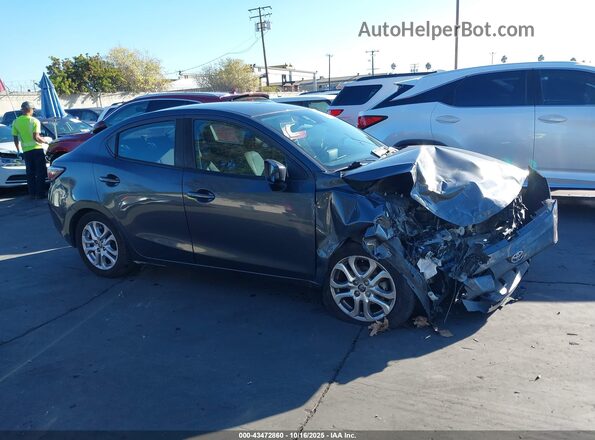 3MYDLBYV3JY317672 2018 TOYOTA YARIS IA Gray 