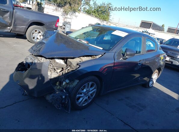 3MYDLBYV3JY317672 2018 TOYOTA YARIS IA Gray 
